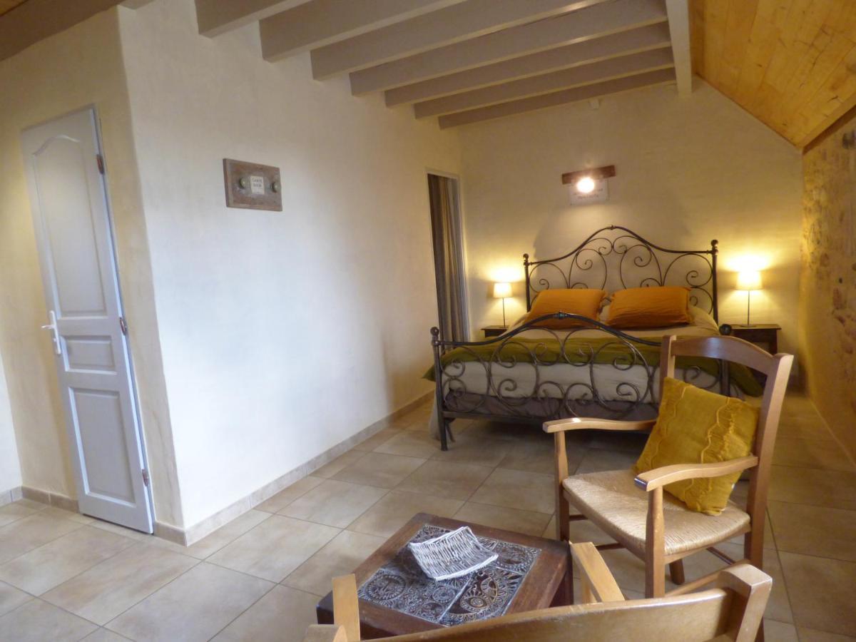 Britavit Bed & Breakfast Saint-Avit-Sénieur Екстериор снимка